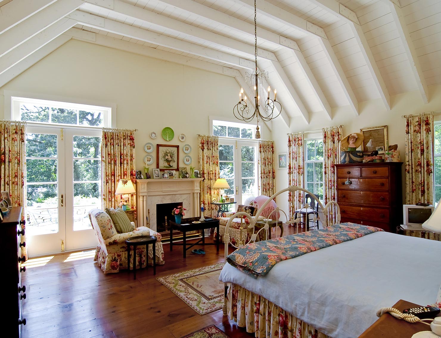 Liederbach & Graham: A Burr Ridge Residence Bedroom