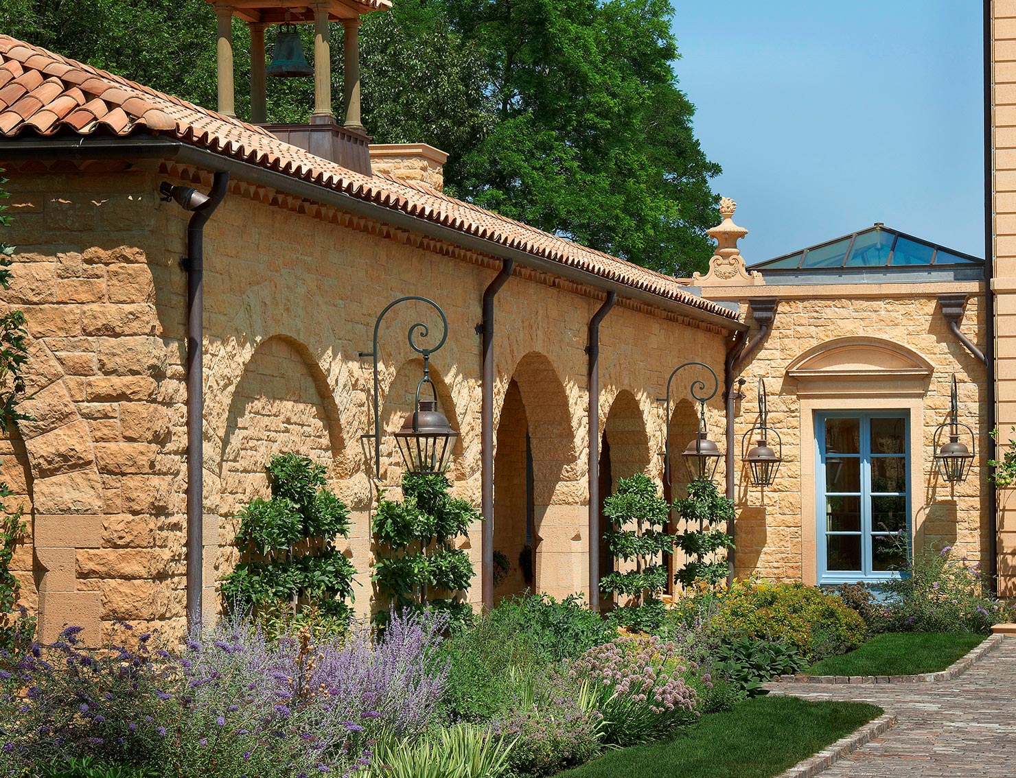 Liederbach & Graham: A Classical Villa in the Manner of the French Riviera Exterior Detail