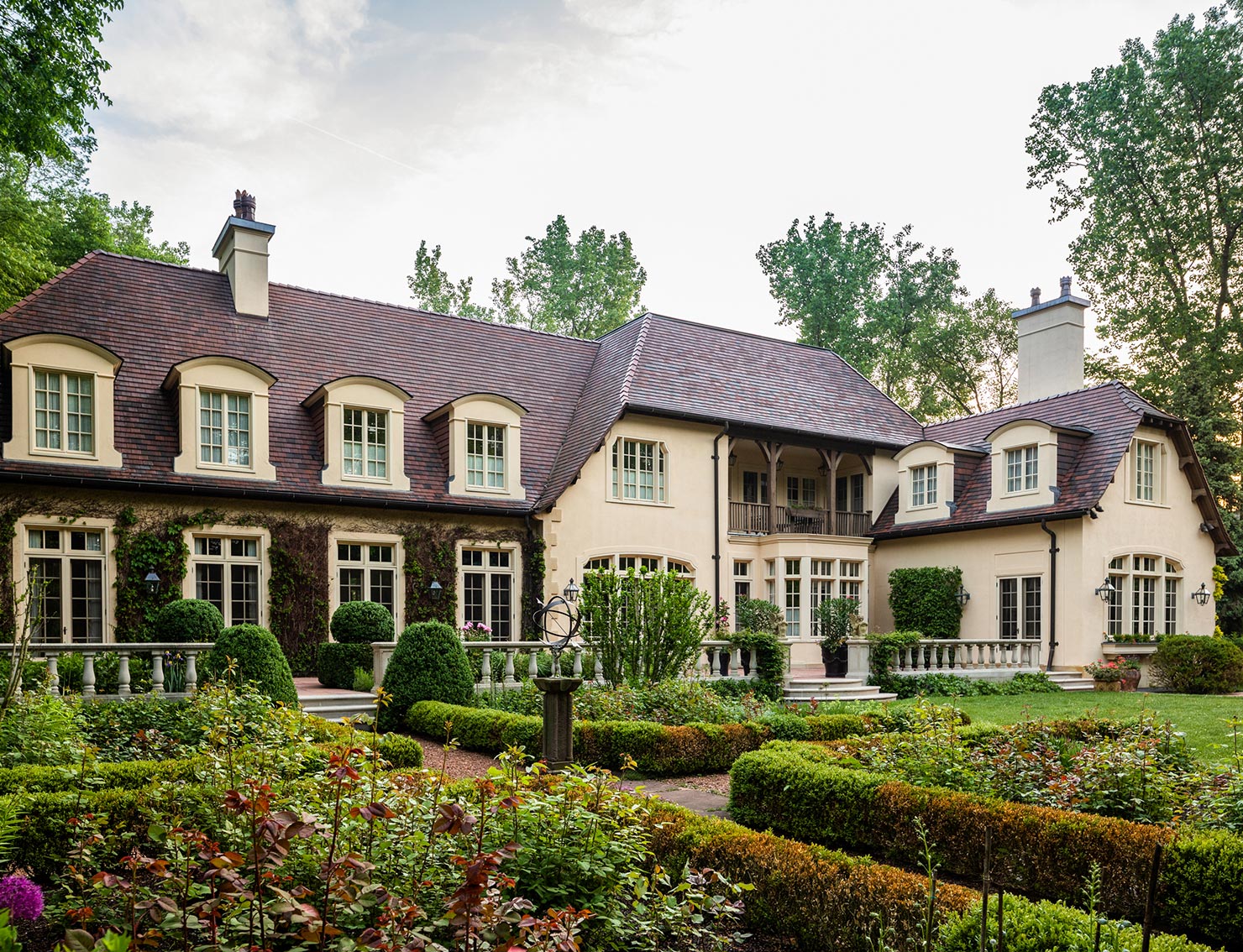 Liederbach & Graham: A French Revival Country House Exterior