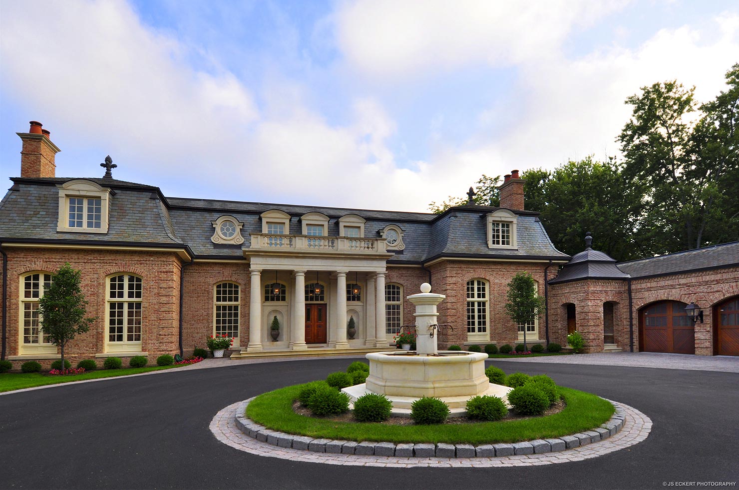 Liederbach & Graham: A Lake Forest Residence Entrance
