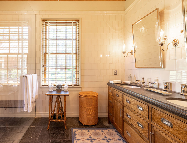 Liederbach & Graham: A Georgia Residence Bathroom