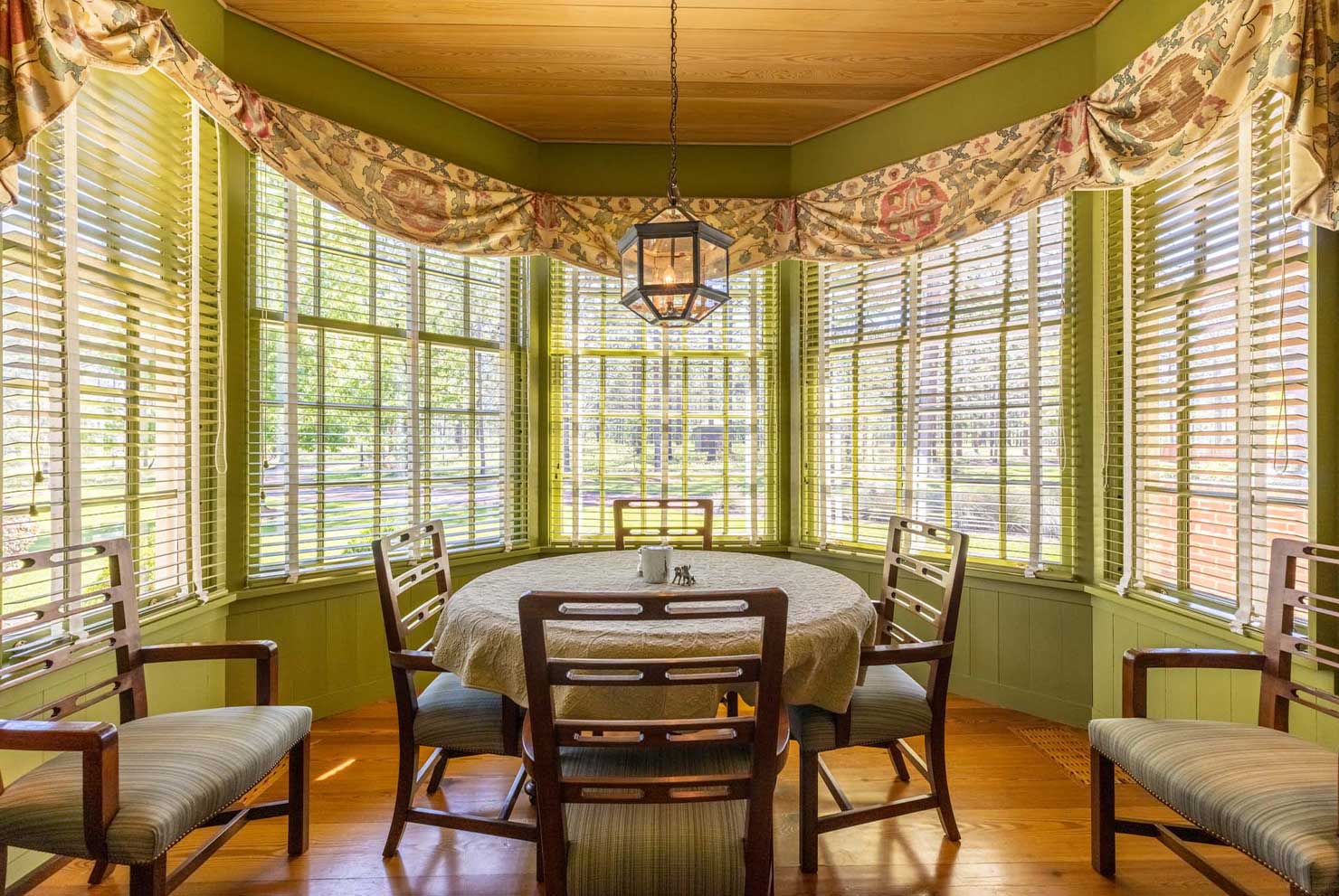 Liederbach & Graham: A Georgia Residence Dining Room